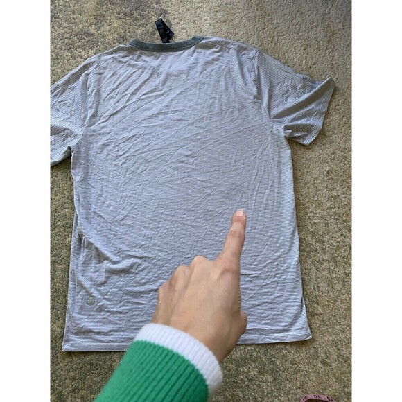 Mens Lululemon T-Shirt Tee Size Medium White & Blue Stripes - Picture 5 of 6